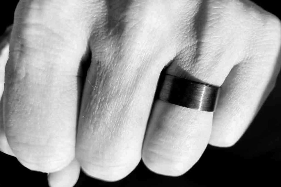 Can Carbon Fiber Rings Be Cut Off? Element Ring Co